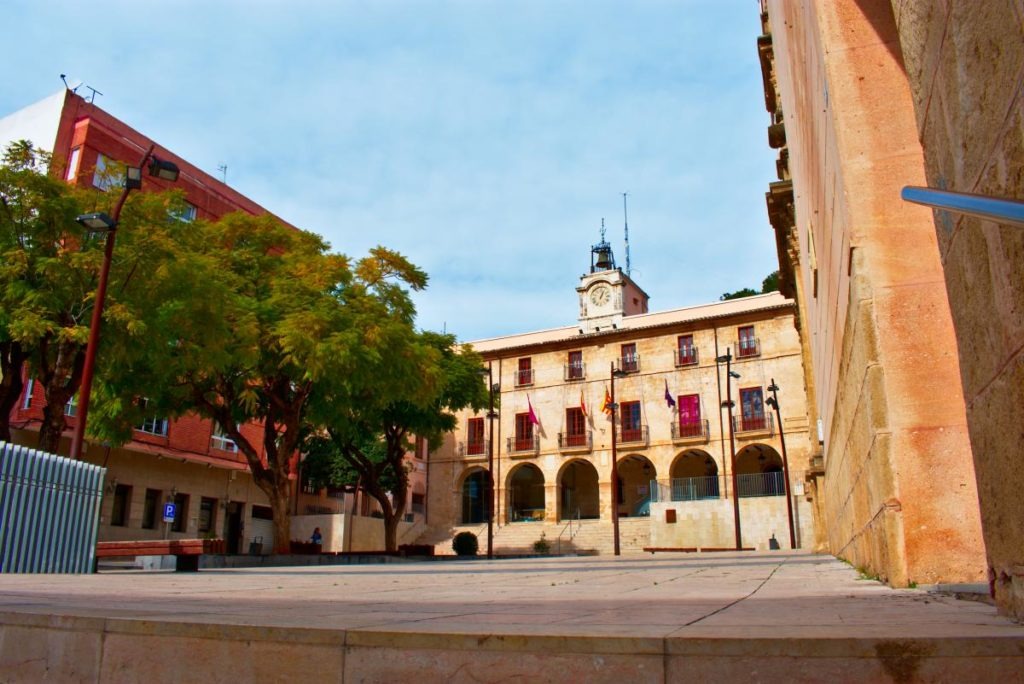 plaza de la constitucion denia